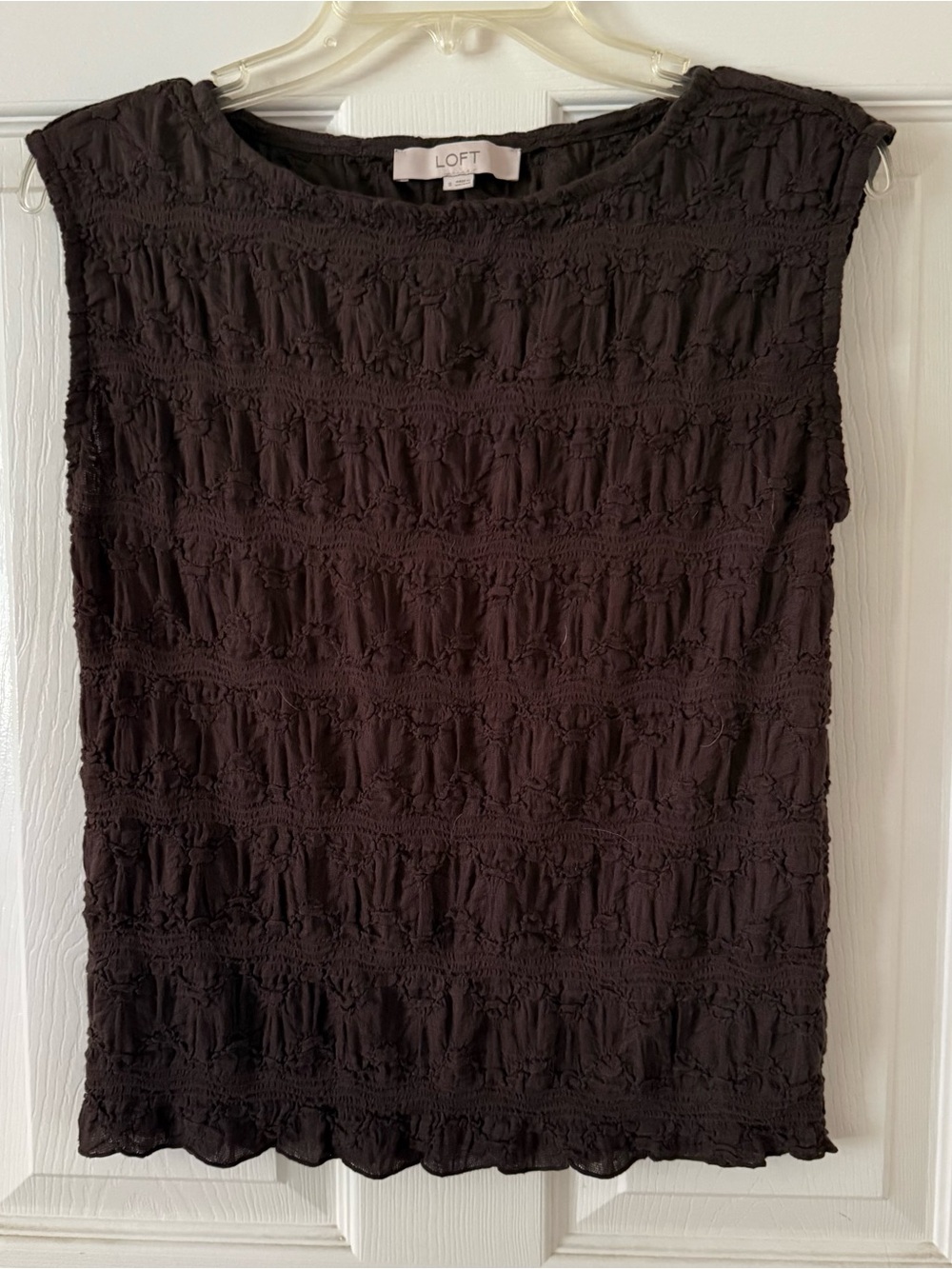LOFT Textured Ruffled Tank Top - Like New - Picture 2 of 6